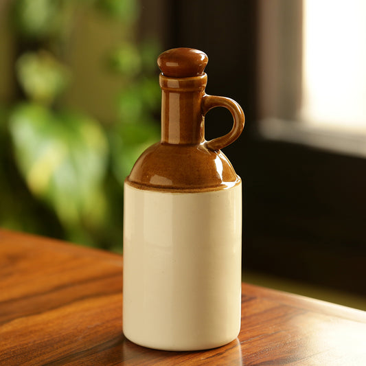 “Old Fashioned” Hand-Glazed Ceramic Oil Bottle (1000 ml) – Rustic Studio Pottery in Brown & Off-White