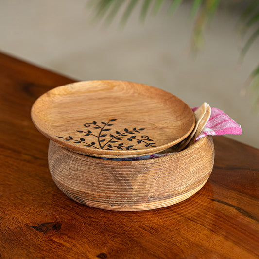 Burnt Leaf – Hand-Etched Mango Wood Chapati Box with Lid (1080 ml | Pyrographed | Handcrafted in India)