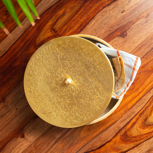Floral-Etched – Handcrafted Chapati Box in Brass & Mango Wood (1000 ml | Brass Lid with Hand-Etched Floral Motif | Artisan-Made)